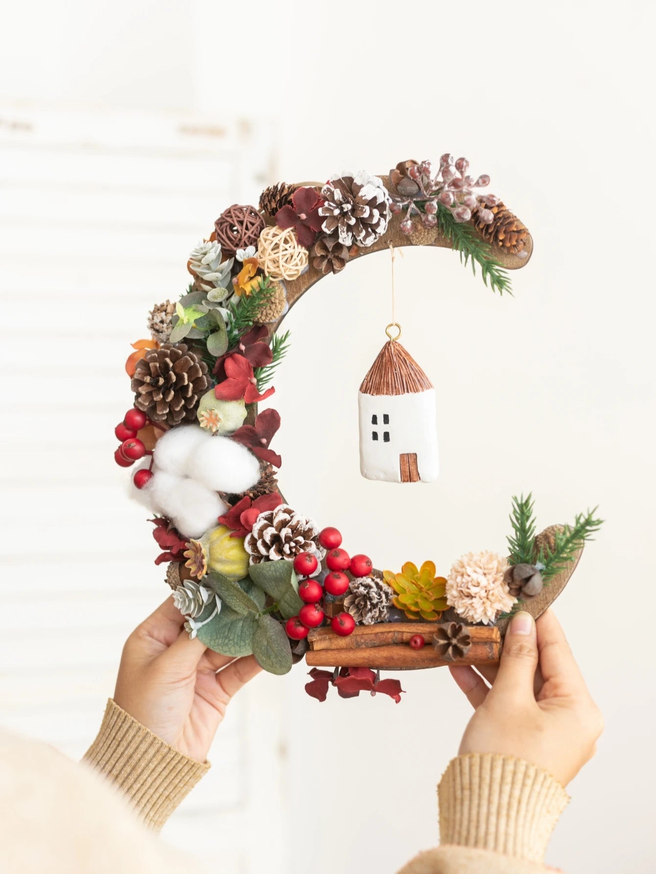 Wreath Moon Artificial Flower Garland for Door Wall
